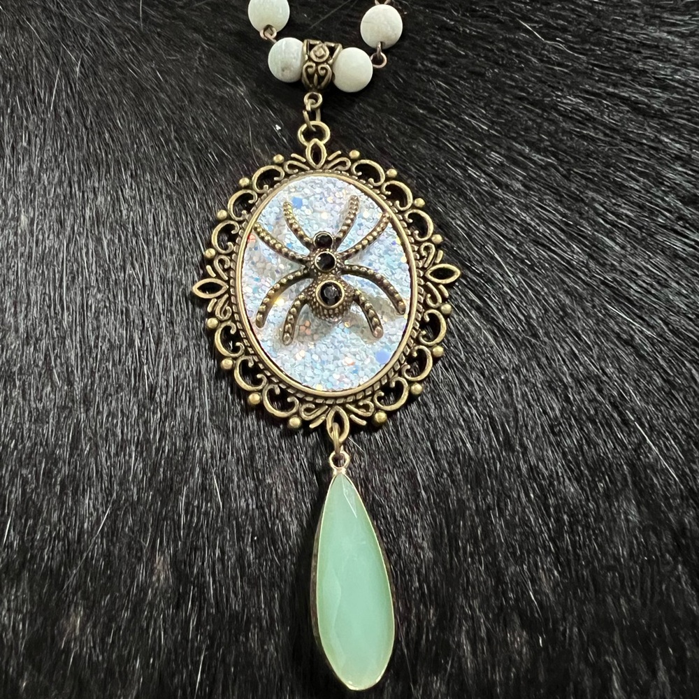 Costume jewelry necklace